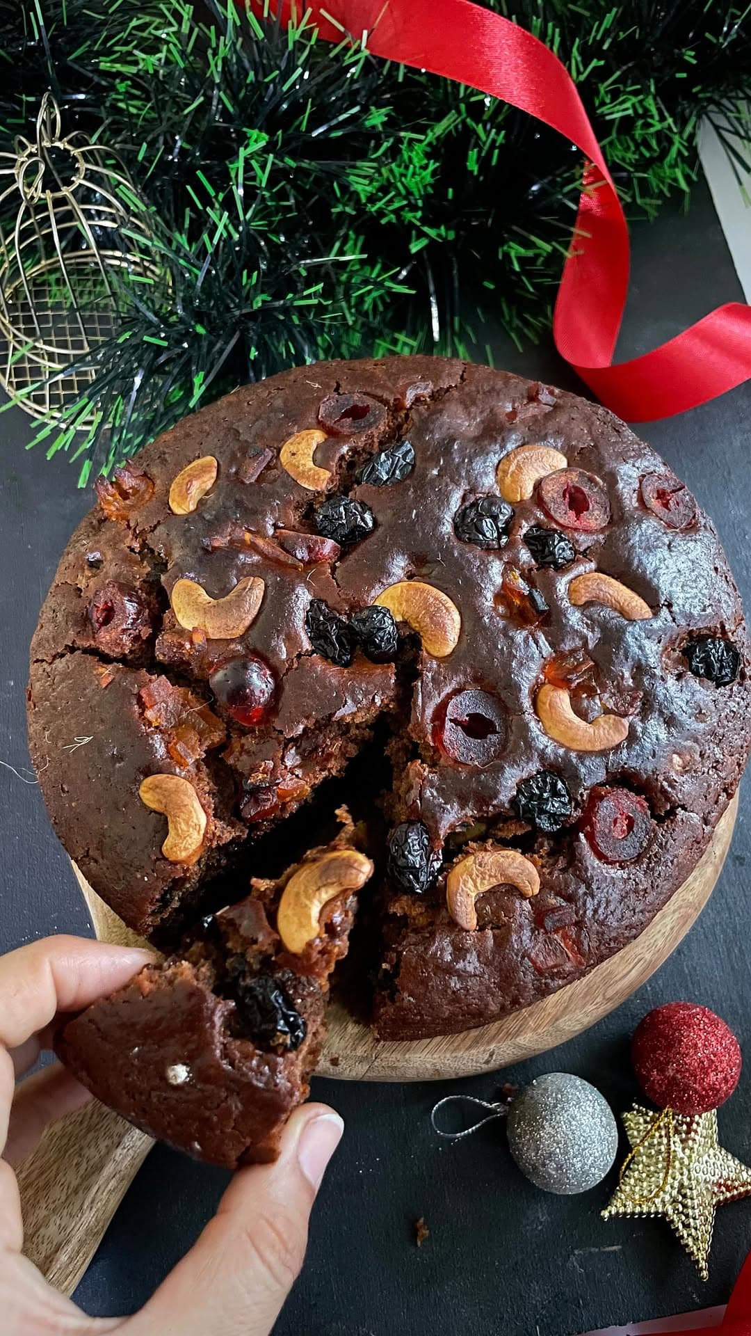 Eggless plum cake