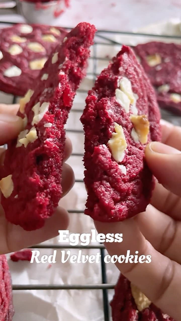 Eggless Red velvet cookies