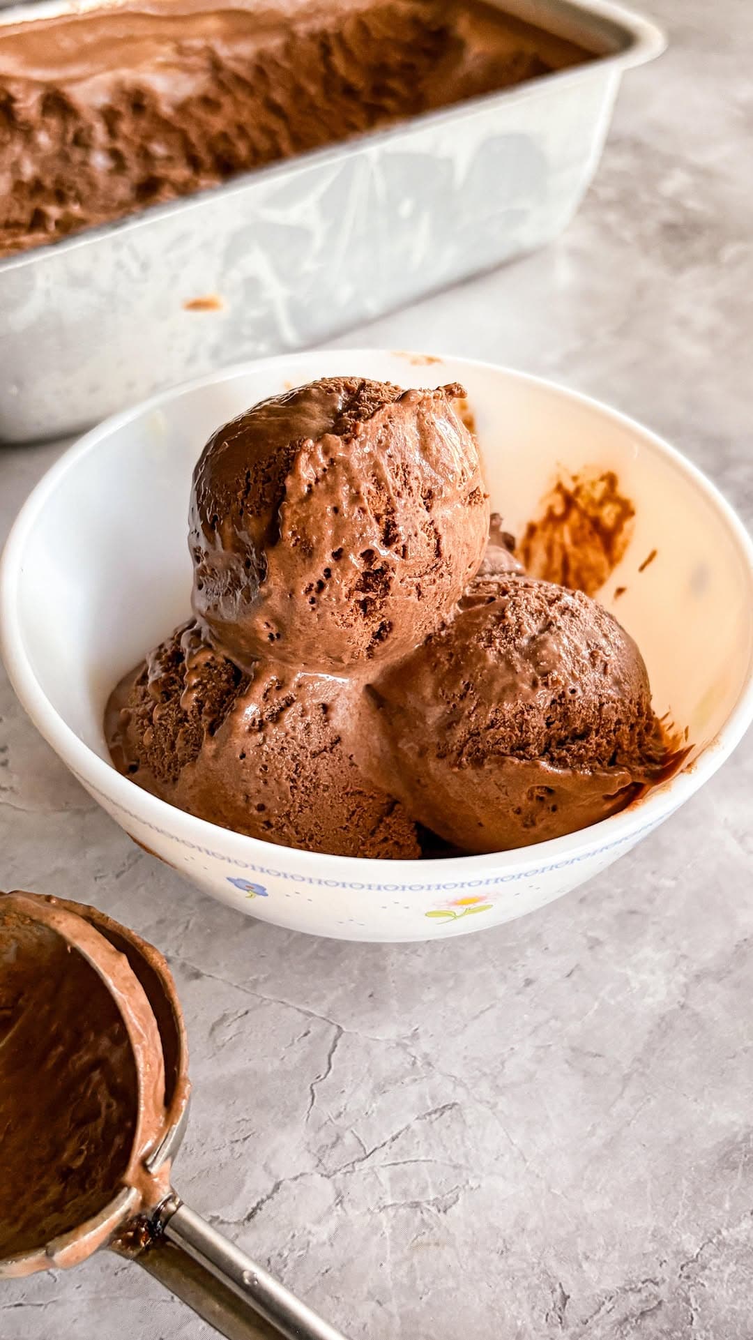 Chocolate ice cream but make it healthier (Bridgerton style